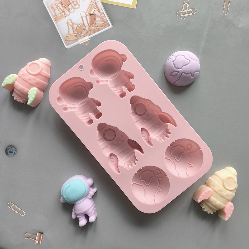 Soap Making Things - 6-hole Cartoon Astronaut Rocket Shaped Silicone