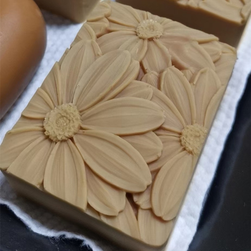 Newest!!!3d Elegant Sunflower  - مراجعة Soap Making Kit For Beginners وسعره